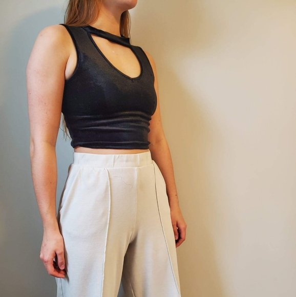 Black velour crop top - Picture 5 of 6